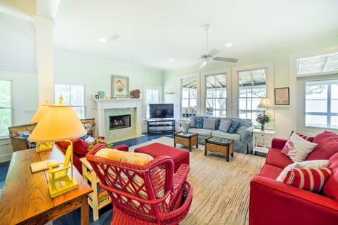 Waterfront Perdido Beach House with Canoes and Kayaks! House in Perdido Beach