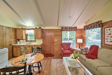 Cozy Cottage Duplex Walk to Peninsula State Park! House in Ephraim
