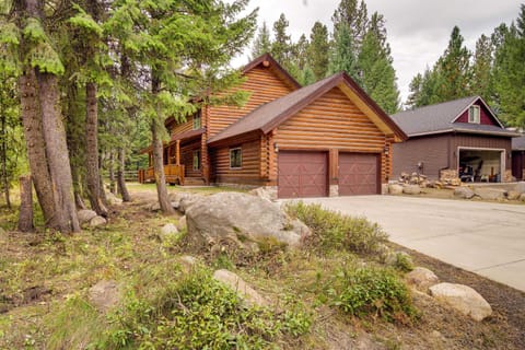 Exquisite McCall Log Cabin - Walk to Payette Lake! Cabin in McCall