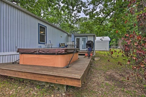 Hot Tub and Deck Tranquil Home Near Grand Lake House in Ozark Mountains