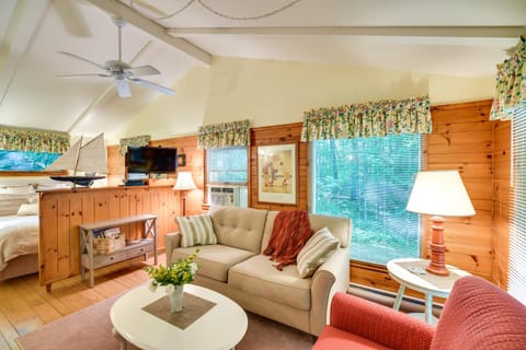 Pine Cottage Duplex with Deck Walk to State Park! House in Ephraim