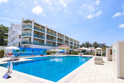 Property building, Day, Swimming pool