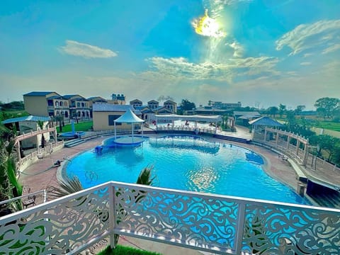 Day, Natural landscape, Pool view, Swimming pool, sunbed