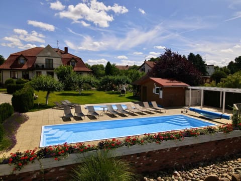 Garden, Swimming pool