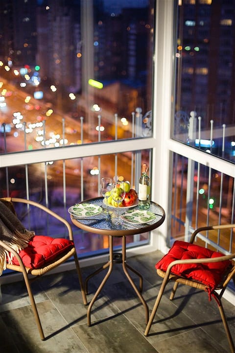 Balcony/Terrace, City view, Street view