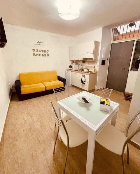 Facade/entrance, Kitchen or kitchenette, Living room, Seating area, Dining area