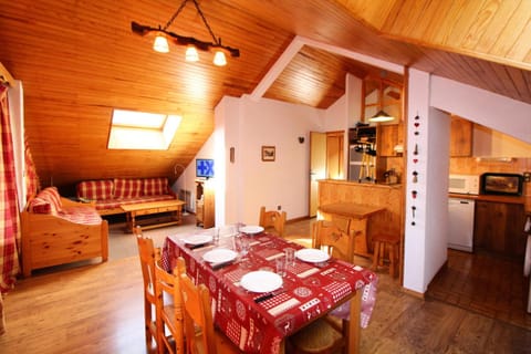 Résidence Le Centre - 4 Pièces pour 8 Personnes MAE-3294 Apartment in Champagny-en-Vanoise