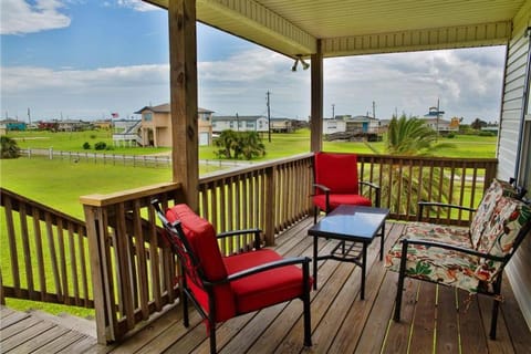 Beach Access! Group-Friendly Galveston Retreat House in Galveston Island