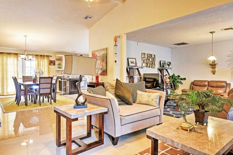 Fishing Dock and Canal Views Fort Lauderdale Home! House in Oakland Park