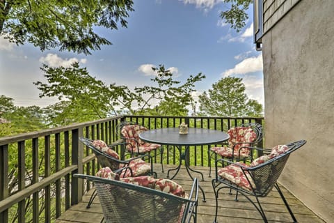 All-Season Base with Views in Beech Mountain! Apartment in Beech Mountain