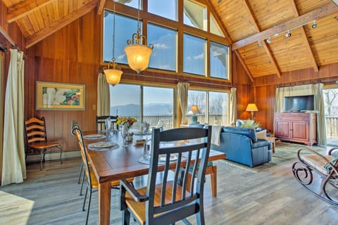 Point of View Hilltop Sanctuary in Brevard House in Tennessee