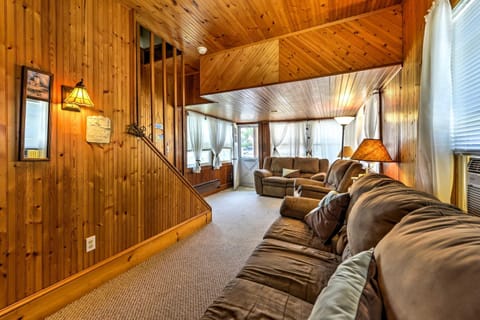 Breezy Ship Bottom House with Yard and Beach Access! House in Ship Bottom