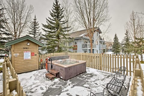 Steamboat Springs Condo with Hot Tub and Ski Bus! Apartment in Steamboat Springs