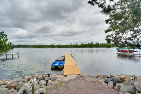 Dock, Kayaks and Fire Pit Solon Springs Lake Escape House in Solon Springs