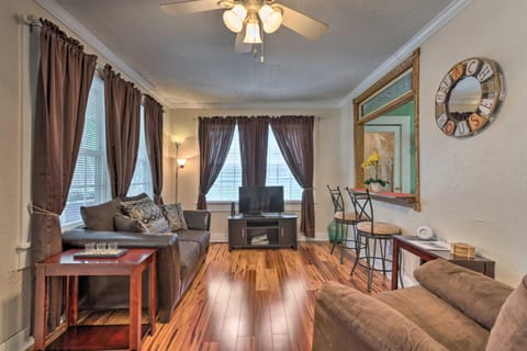 Cozy Gulfport Home Walk to Beach, Marina and Casino House in Gulfport