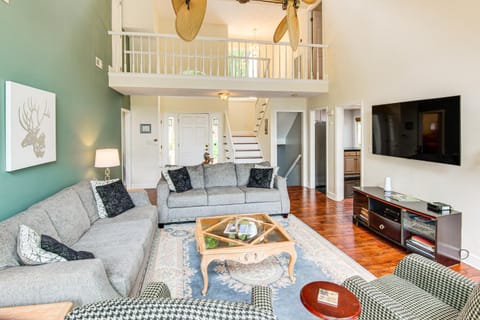 2-Story Deck Waterfront Lake Lure Home! House in Lake Lure