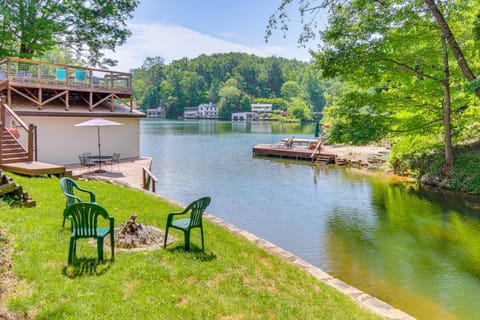 2-Story Deck Waterfront Lake Lure Home! House in Lake Lure