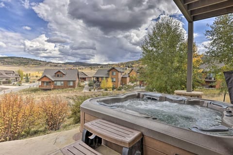 Granby Home with Hot Tub and Ski, Golf and Pool Access House in Granby