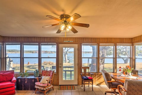 Tow Retreat on Lake Buchanan with Dock and Kayaks! House in Lake Buchanan