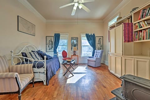 Cottage on Bulverde Ranch with Pool and Farm Access! House in Bulverde