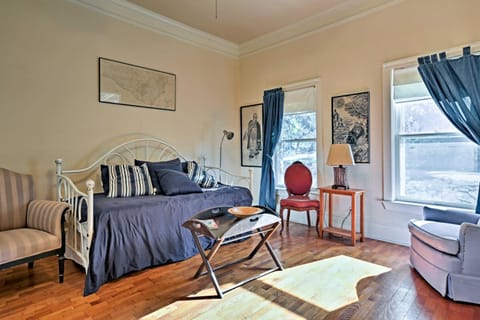 Cottage on Bulverde Ranch with Pool and Farm Access! House in Bulverde