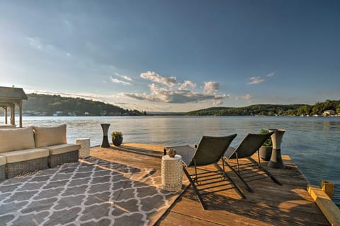 Waterfront Harveys Lake House with Private Dock! House in Luzerne County