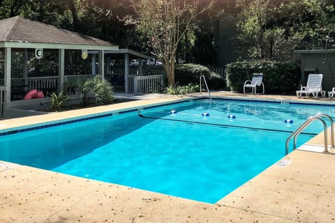 Mount Pleasant Condo - Near Charleston and Beaches! Apartment in Mount Pleasant