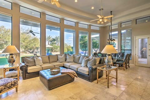 Lavish Paradise Valley Home with Sports Court and Pool House in Paradise Valley