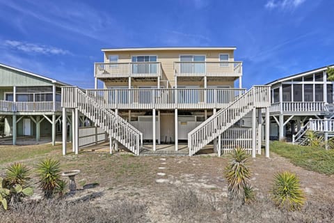 Family-Friendly Vacation Home Steps to Beach! House in Sunset Beach