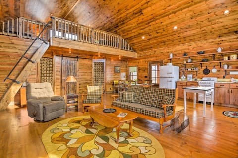 Greenfield Cabin with Screened-In Porch and Fire Pit! Cabin in Ozark Mountains