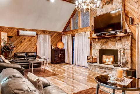 Lake Harmony Vacation Rental with Hot Tub and Views! House in Kidder Township