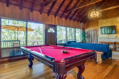 Ledge Lodge Burkesville Getaway Pool and Views! House in Burkesville