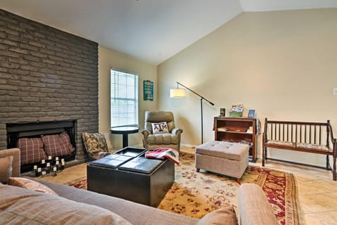 2 Mi to Lake McQueeny Gem with Covered Patio House in McQueeney