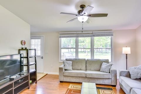 2 Mi to Warren Dunes Sawyer Apartment with Deck! Apartment in Sawyer