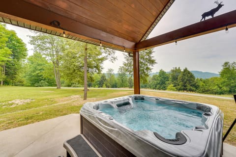 3-Acre Benezette Cabin Hot Tub, Grill and Mtn View Cabin in Allegheny River