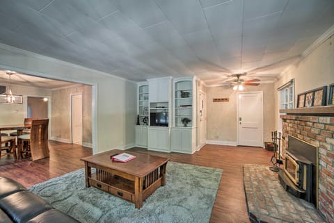 Riverfront Cottage in Redwoods with Decks and Beach! House in Ben Lomond