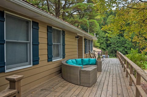 Great Valley Home with On-Site Pond, 7 Mi to Skiing! House in Cattaraugus