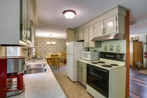 Great Valley Home with On-Site Pond, 7 Mi to Skiing! House in Cattaraugus