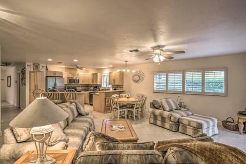 Spacious Naples Home Less Than 1 Mi to Vanderbilt Beach! House in Naples Park