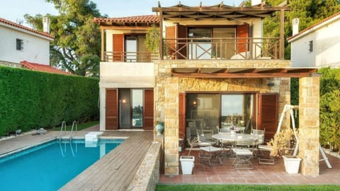 Property building, Facade/entrance, Pool view, Swimming pool, Swimming pool