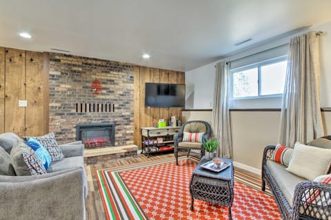 RiverSong Waterfront La Crosse Home with Dock House in La Crosse