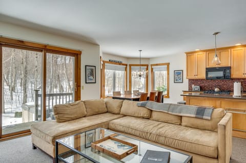 Ski-In Resort Family Condo with Deck at Jay Peak! Apartment in Jay