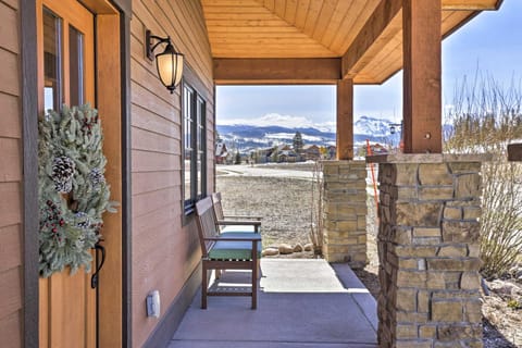 Mtn-View Fraser Home with Hot Tub - Near Skiing! House in Fraser