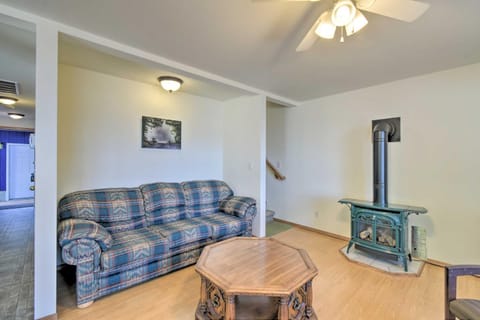 The Lillipad in Lilliwaup Magnificent Waterfront! Villa in Hood Canal