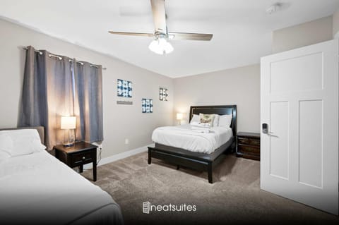 4BR, 3Bath for 11, Near Ark, Plenty of Free Parking House in Williamstown