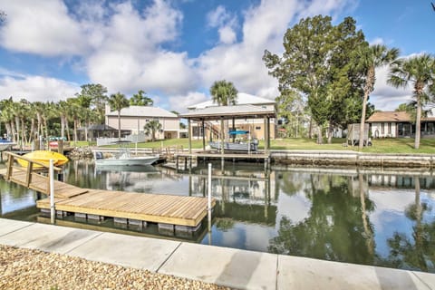 Canal-Front Home with Boat Dock in Crystal River House in Crystal River