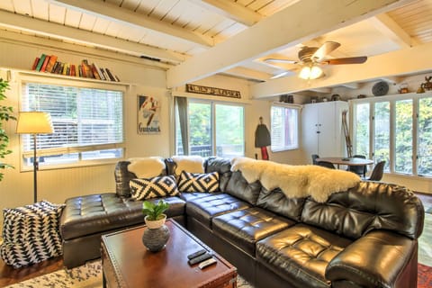 Gilford Cabin - 2 Mi to Gunstock Mountain Resort! Cabin in Gilford