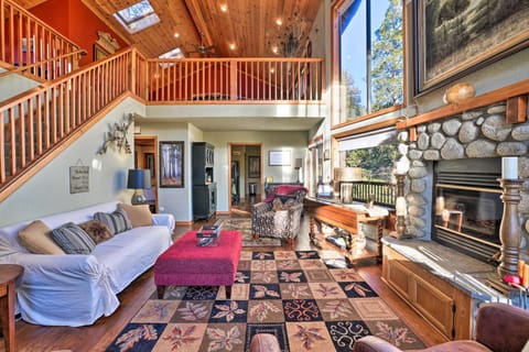 Cozy Idyllwild Cabin with Decks - Steps from Hiking! Cabin in Idyllwild-Pine Cove