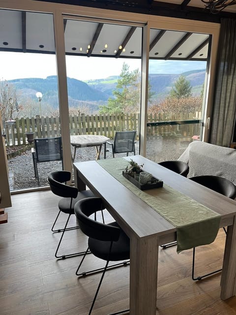 View (from property/room), Living room, Dining area, Mountain view