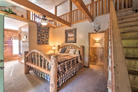 Tenn River Cabin with Hot Tub - 10 Mi to Chattanooga Cabin in Chattanooga